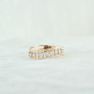 Elegant Diamond Band Ring